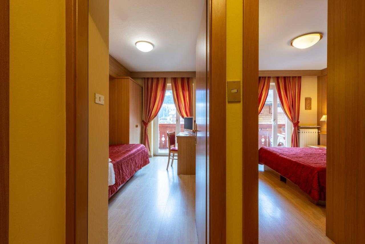 Hotel La Serenella โมเอนา ภายนอก รูปภาพ