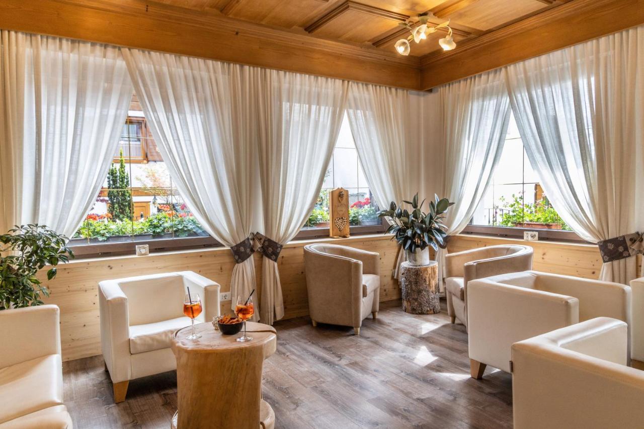 Hotel La Serenella โมเอนา ภายนอก รูปภาพ
