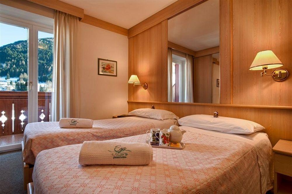 Hotel La Serenella โมเอนา ภายนอก รูปภาพ